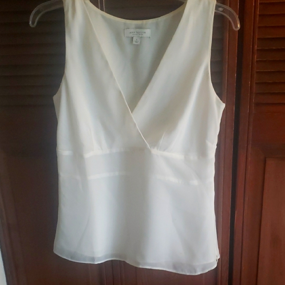 Ann Taylor Cream Sleeveless V-Neck Blouse